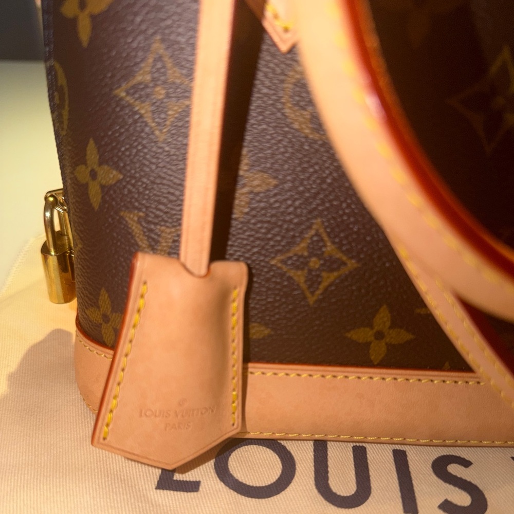 Louis Vuitton Alma BB in excellent condition w/ tags & receipt included!! - Picture 8 of 14